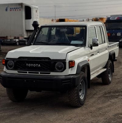Toyota Land Cruiser Pick Up LC79 Double Cabin LHD 4.2L 1HZ V6 Diesel Engine Manual Gear 4WD 5 Seater 4 Doors