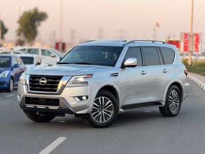 Nissan Armada Clean Title SL Full option 5.6 L original paint