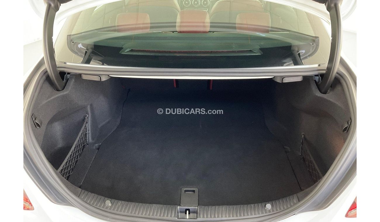 Mercedes-Benz C 200 Premium (AMG Line)