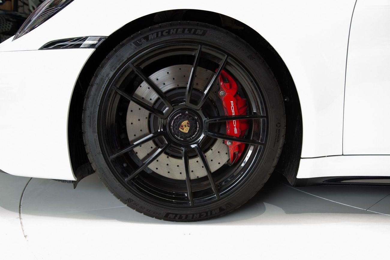 Porsche 911 CARRERA GTS CABRIOLET