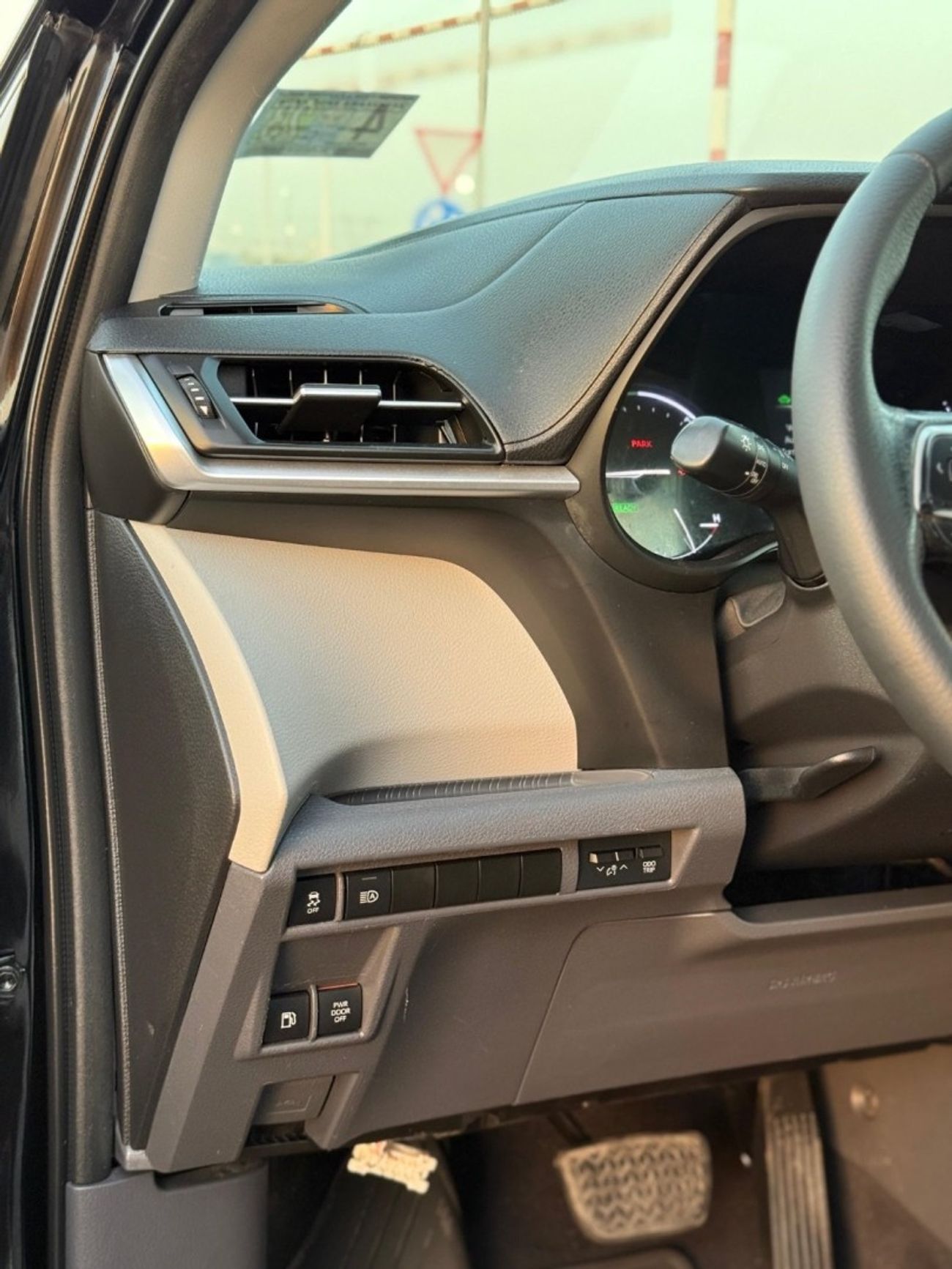 Toyota Sienna XLE Hybrid 2.5