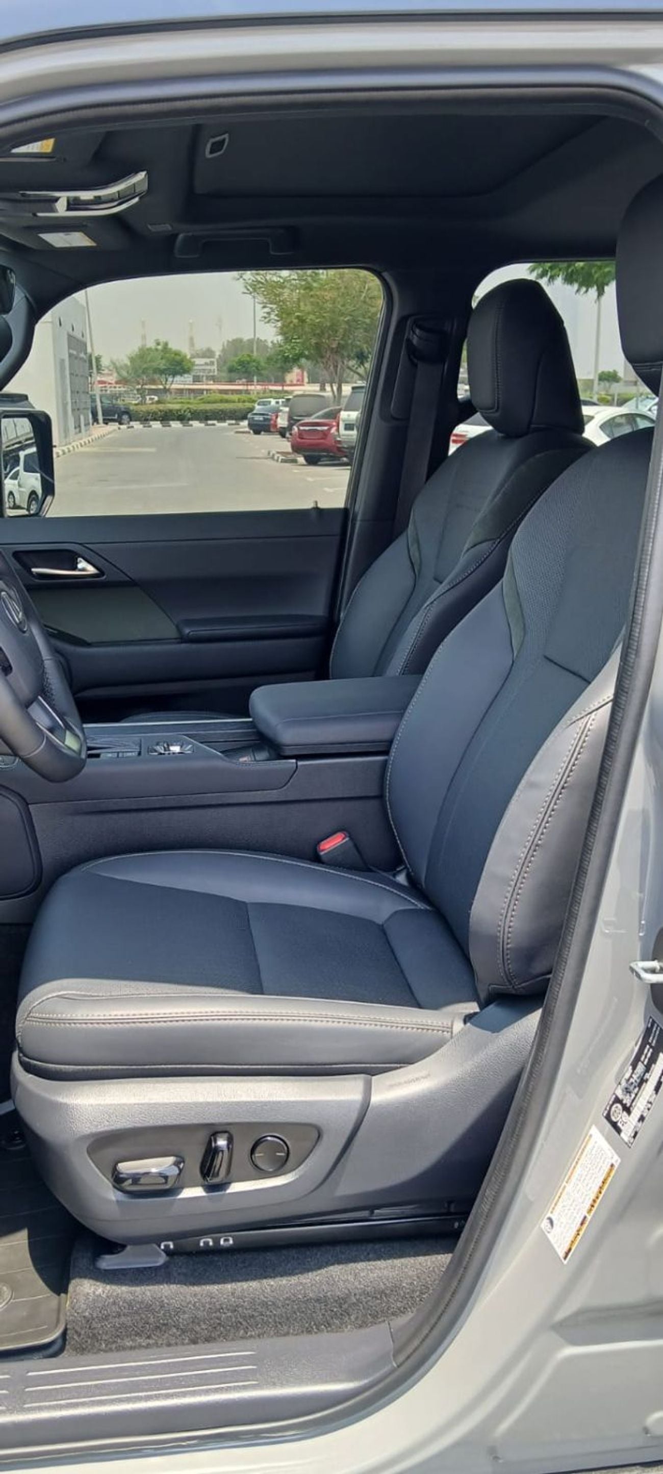 Lexus GX550 PREMIUM (NON GCC)