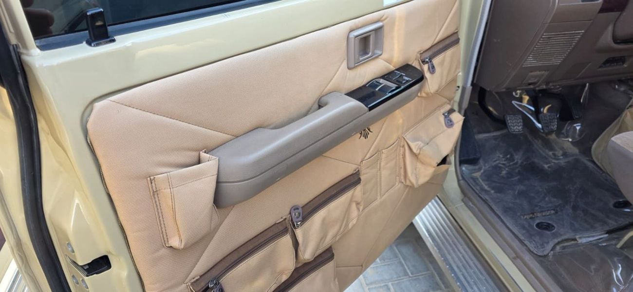 تويوتا لاند كروزر بيك آب 4.5 V8 DIESEL