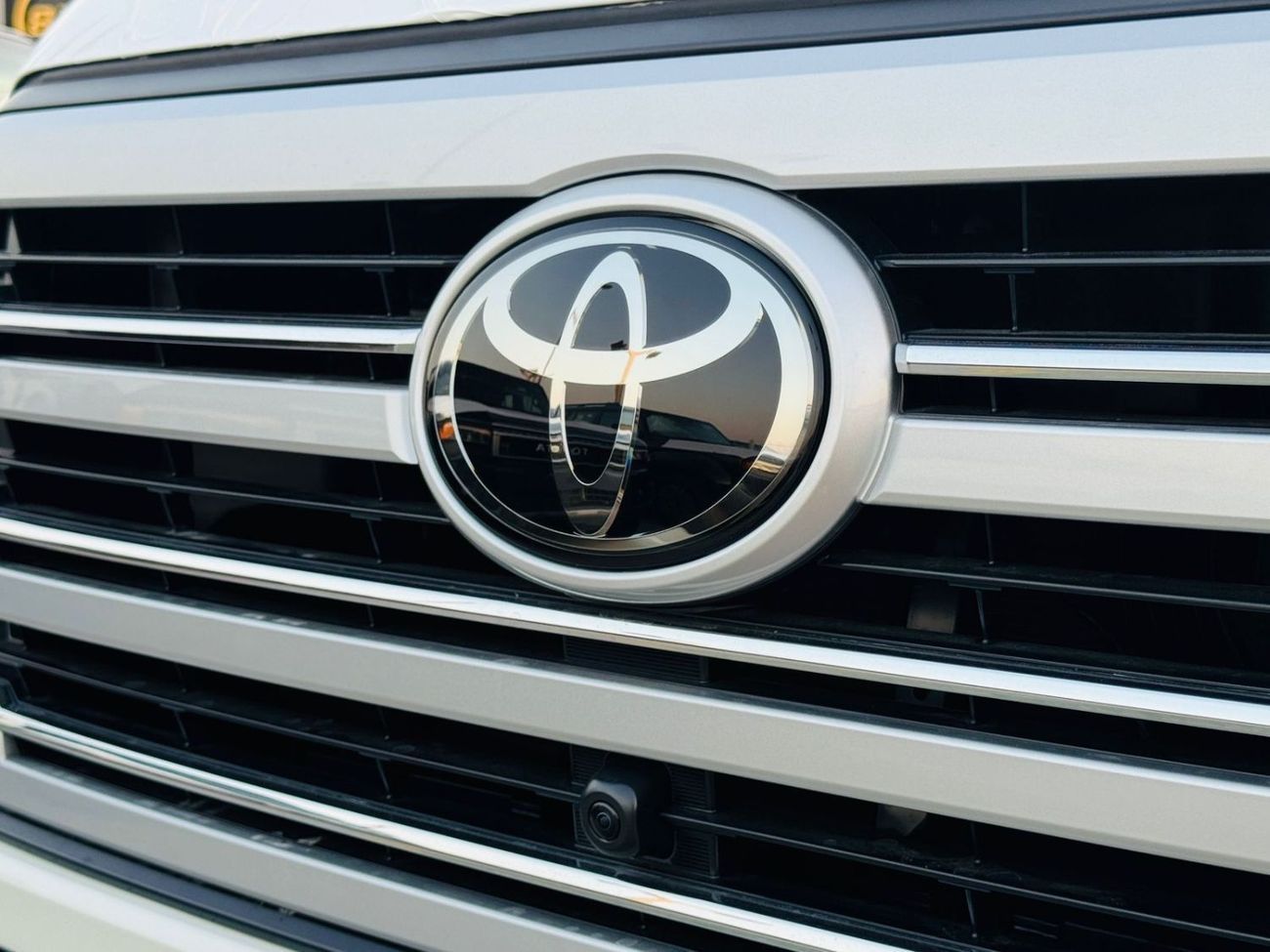 Toyota Land Cruiser TOYOTA LC VX  300 4.0L PTR GCC A/T F/O WHITE 2025