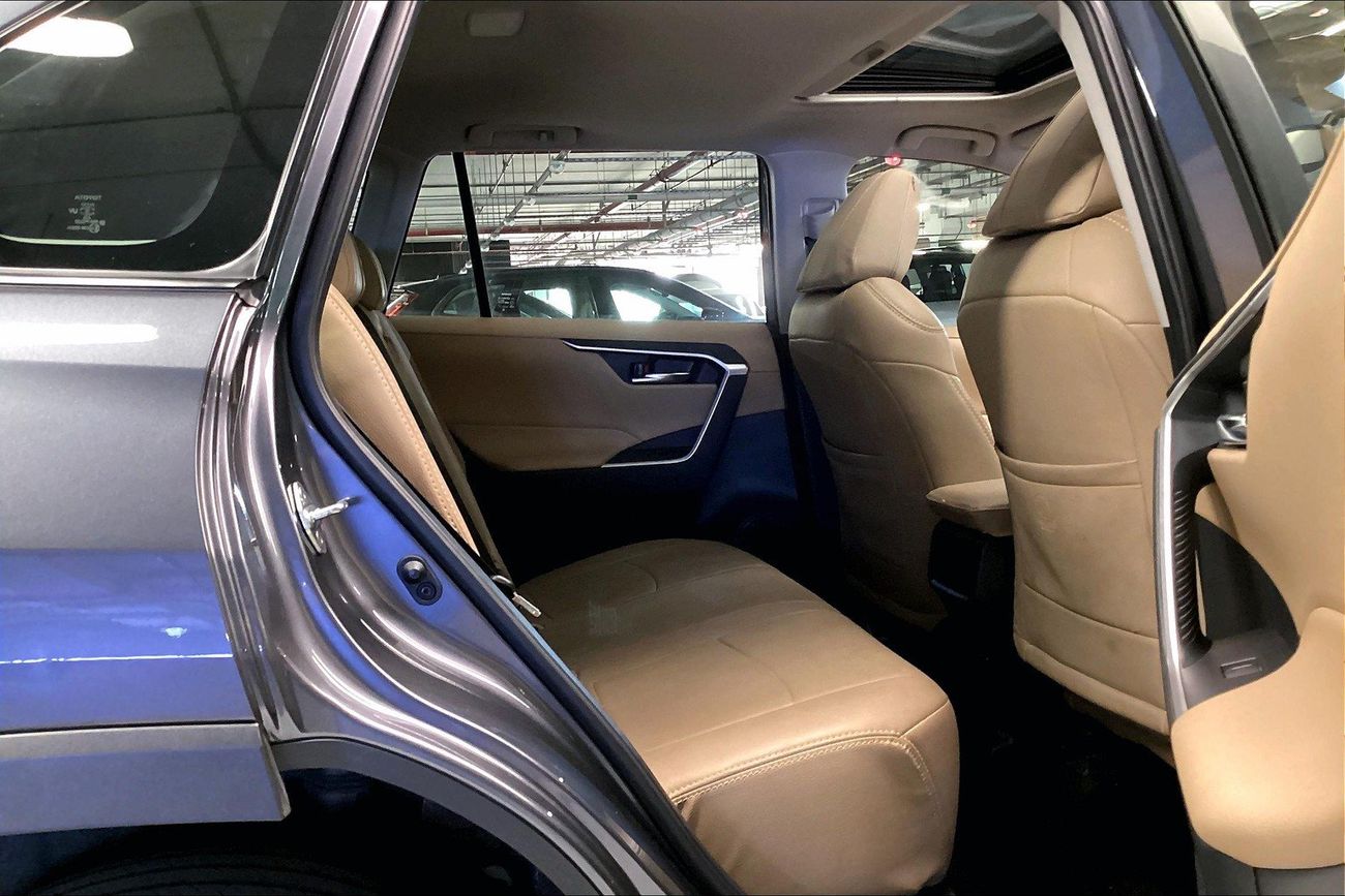 تويوتا راف ٤ VX | شامل الضمان | 0 ﺪﻔﻋﺓ ﺃﻮﻟﻯ