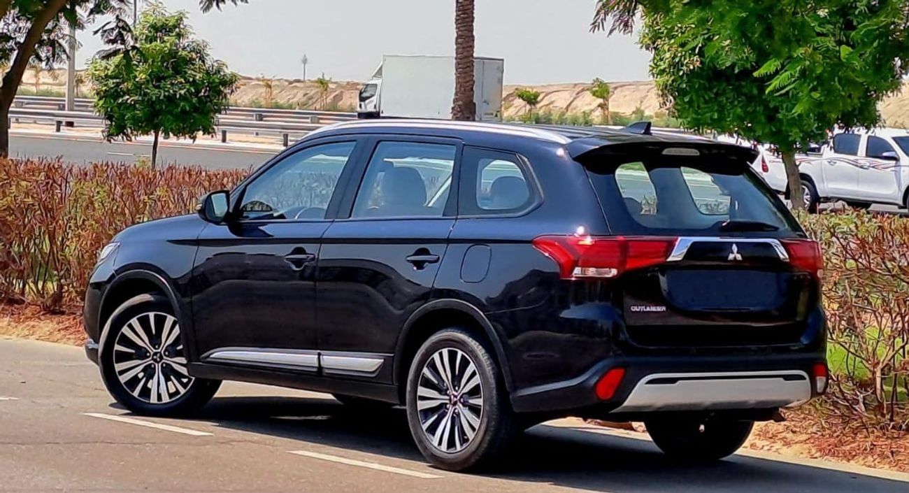 Mitsubishi Outlander GLX High 2.4L 899-Monthly l GCC l Cruise, Camera, 4X4 l Accident Free