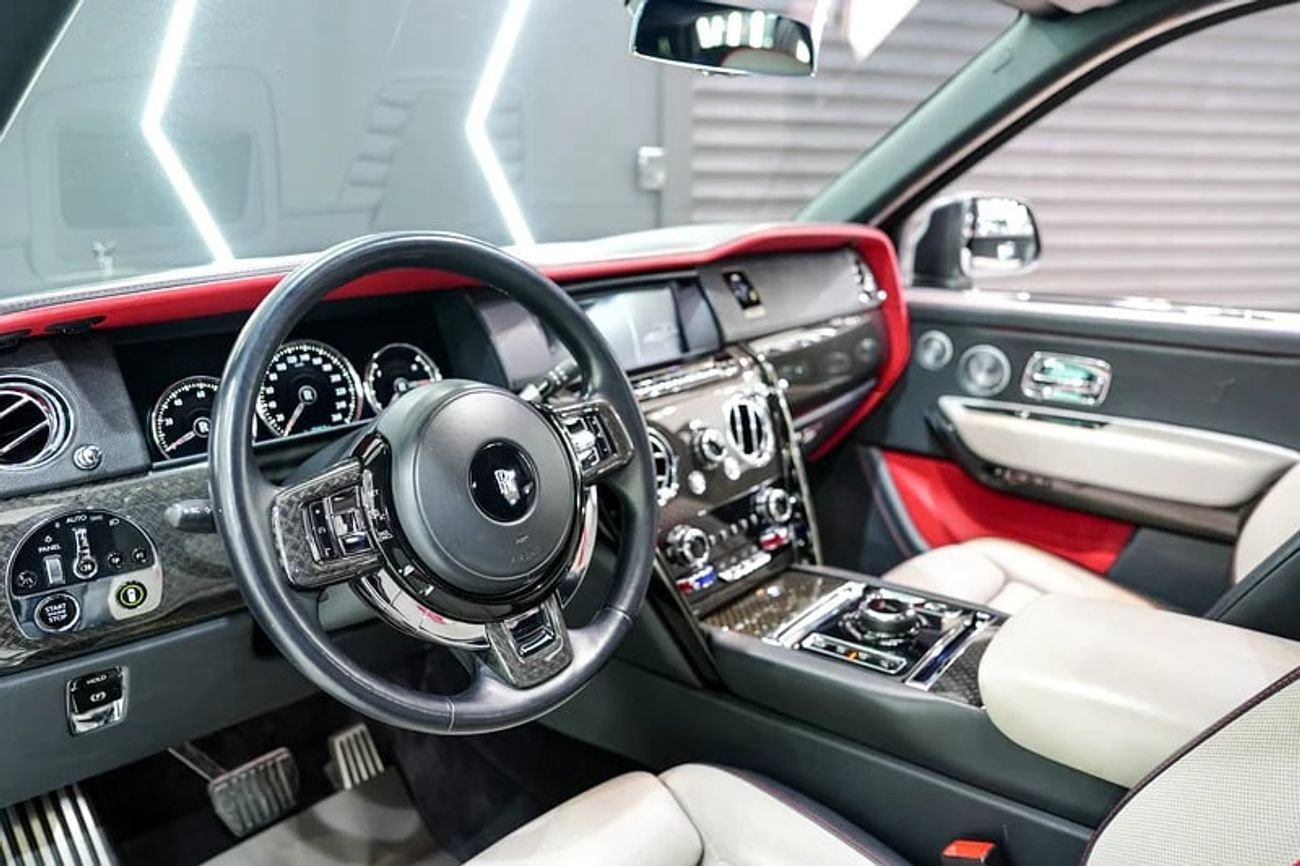 رولز رويس كولينان Black Badge, Rear Executive Seats w/ Entertainment, Bespoke Audio, Dealer Warr + Ser!!