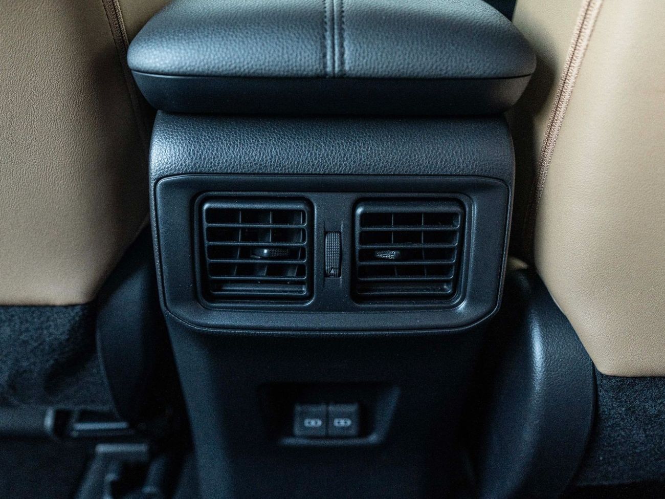 Toyota RAV4 AED 2,327 PM • RAV 4 HYBRID VXR • ONLY 11,500 KMS • OFFICIAL AL FUTTAIM MOTORS TOYOTA WARRANTY