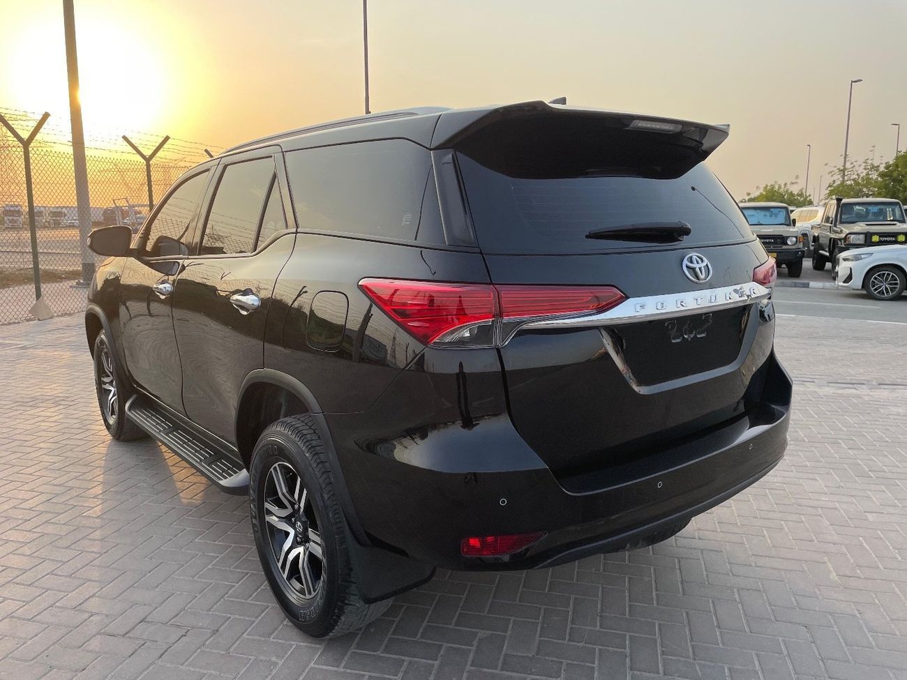 Toyota Fortuner GXR 4.0L (278 HP)