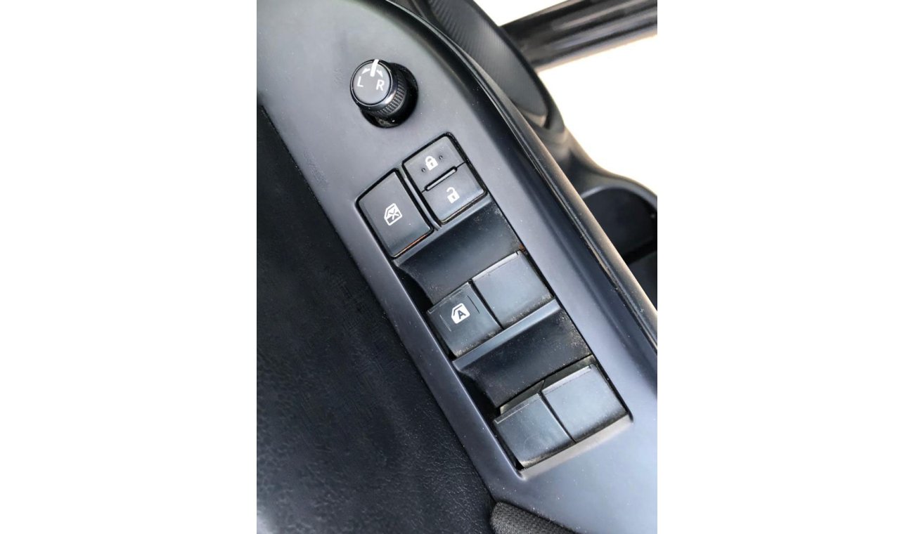 تويوتا هيلوكس 2.4L Diesel / M/T / Fabric Seats / Good Condition (CODE # 6259)