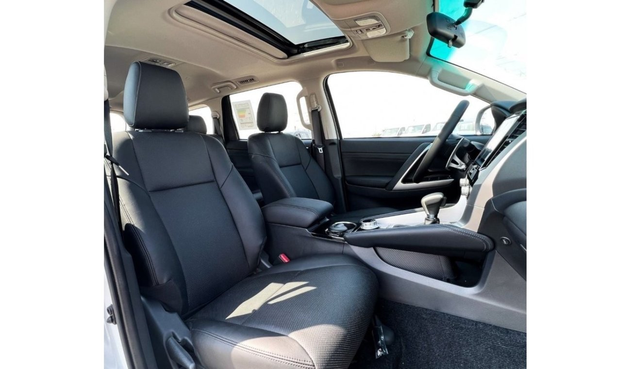 Mitsubishi Montero Montero Sport 2021 3.0L E72+ | GCC specs 4x4 (Sunroof/Heating Seats) | White/Black Leather Interior