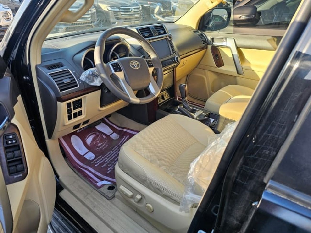 Toyota Prado VXR 4.0L 4WD LHD-GCC SPECS-Automatic-petrol-6 Cylinders-7 Seats-5 Doors