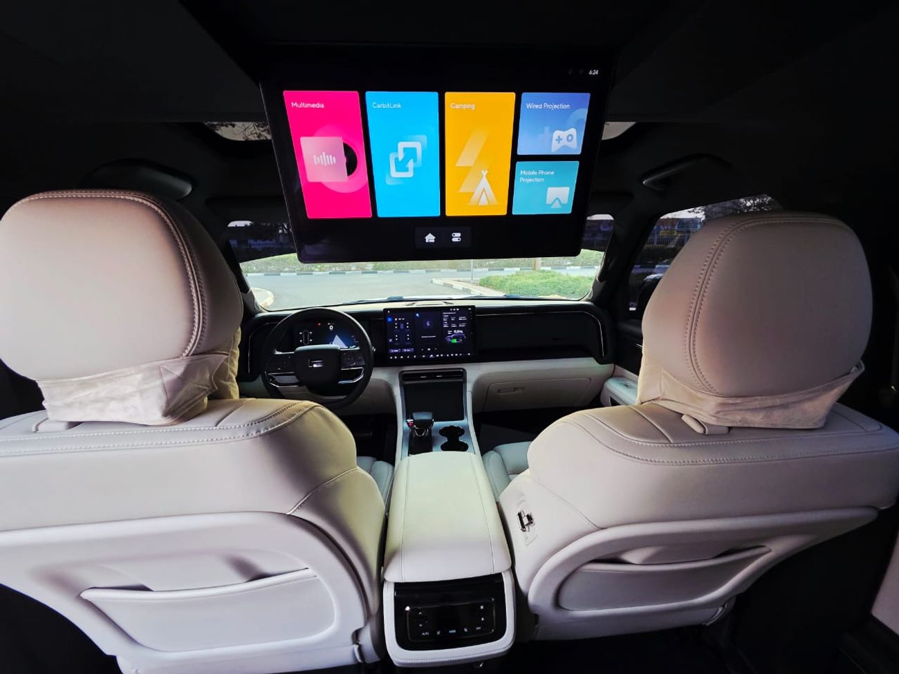 ROX 01 ROX 01 VIP GCC UNDER WARRANTY WITH SERVICE CONTRACT 1.5T 1500CC 18000 KELOMETER 6 SEATS HYBRID