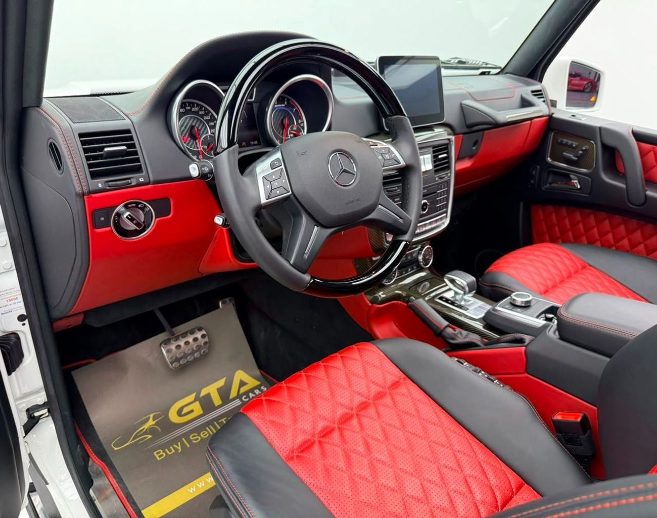 Mercedes Benz G63 AMG STD 2017 Mercedes G63 AMG, Full Mercedes Service History, Carbon Fiber Interior, Very Low Km, GCC