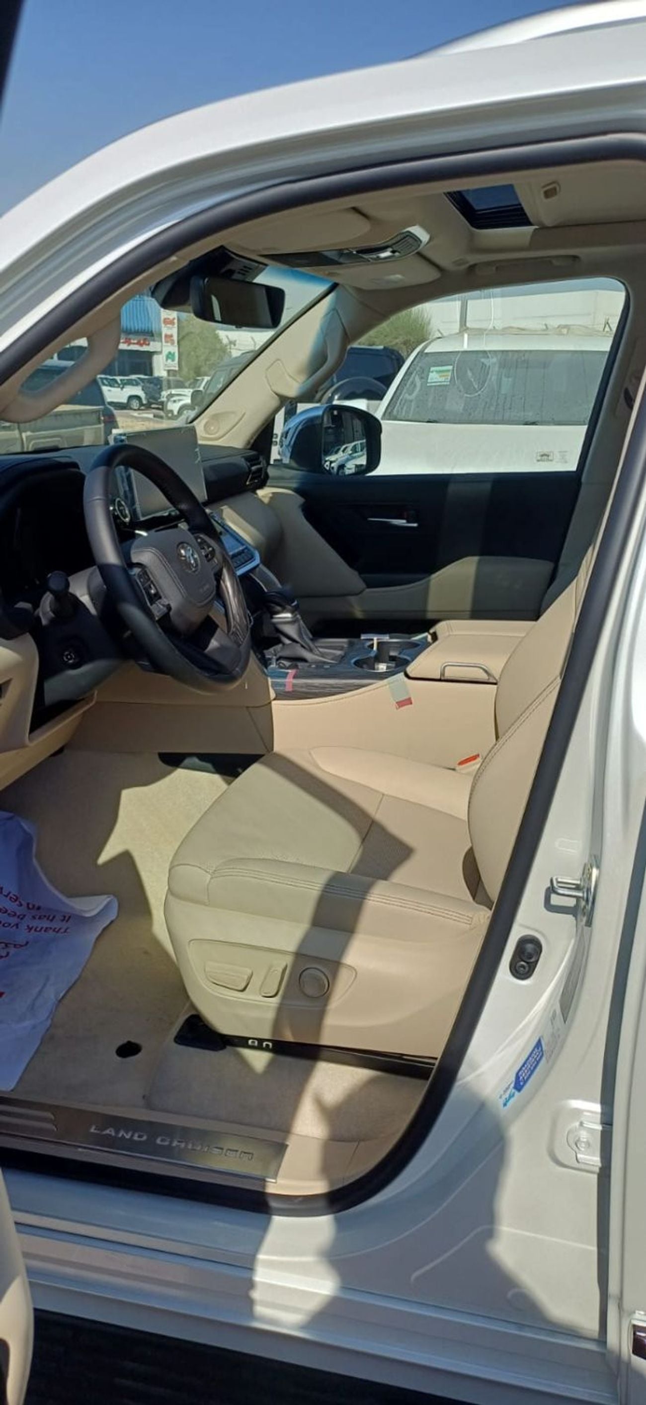 تويوتا لاند كروزر TOYOTA LAND CRUISER VXR 3.5L HYBRID COLOR WHITE MODEL 2025