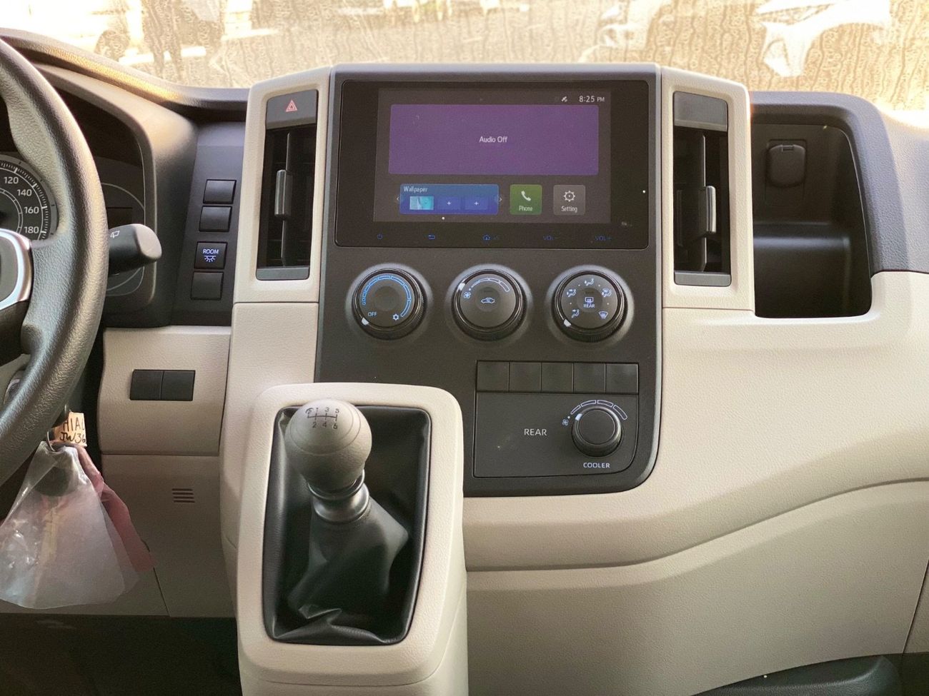 تويوتا هاياس Commuter Standard 2.8L