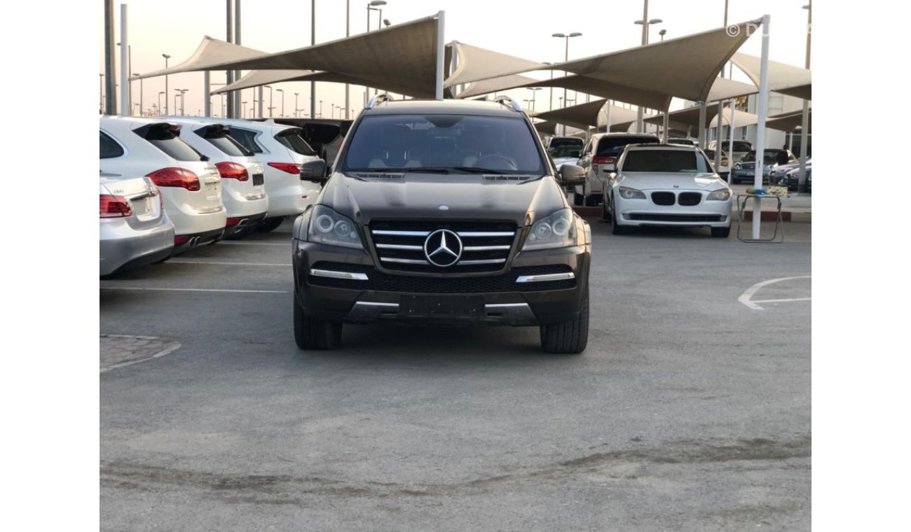 Mercedes-Benz GL 500 Type: Mercedes GL500  Model: 2012  Specifications: GCC, full specifications, cruise control, full el
