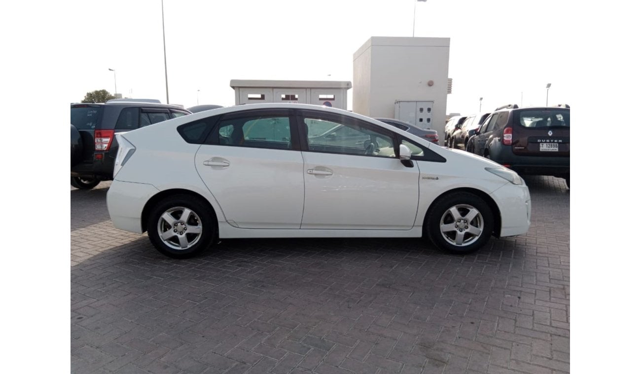 تويوتا برياس TOYOTA PRIUS RIGHT HAND DRIVE AVAILABLE (PM1561)