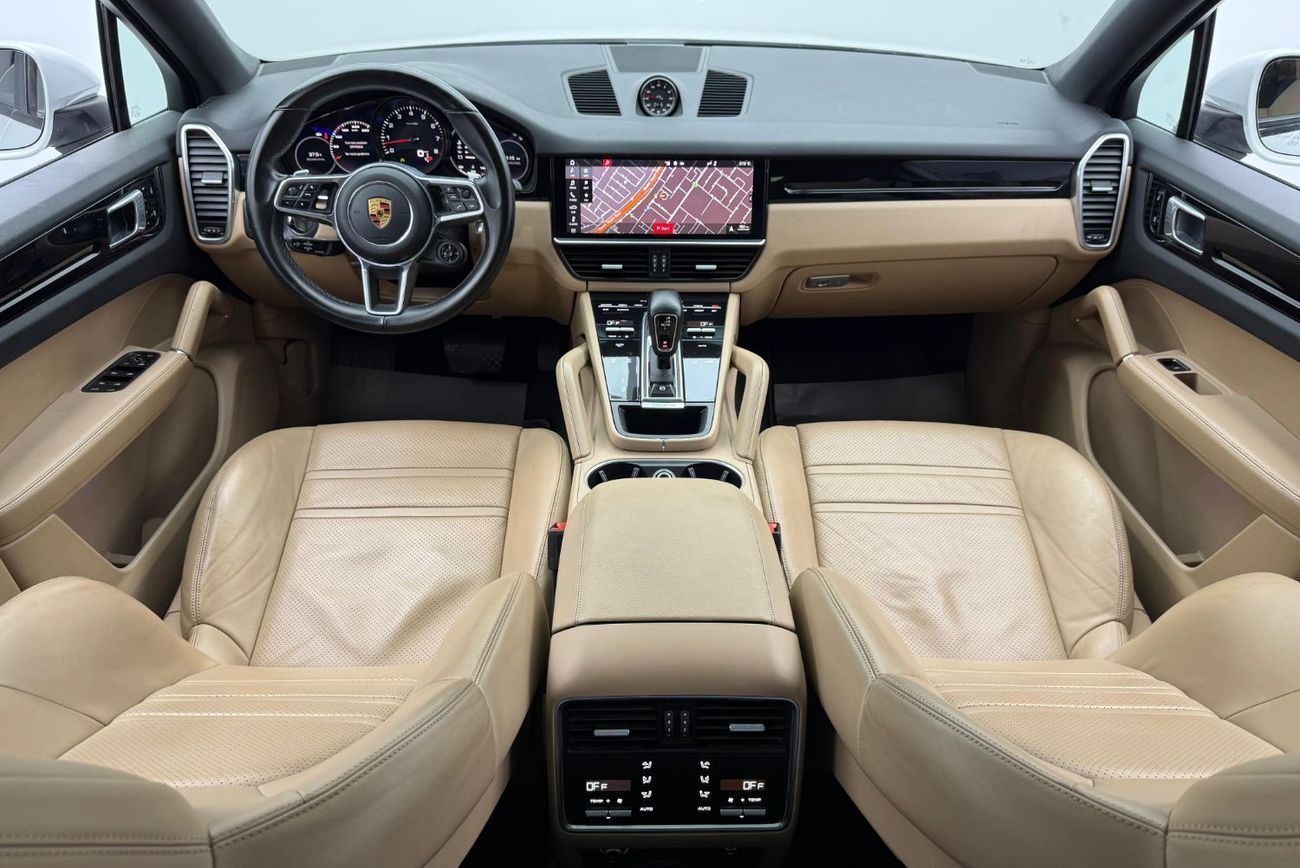 بورش كايان Base Coupe 2020 Porsche Cayenne Coupe, Warranty, Full Service History, Sport Chrono Package, GCC