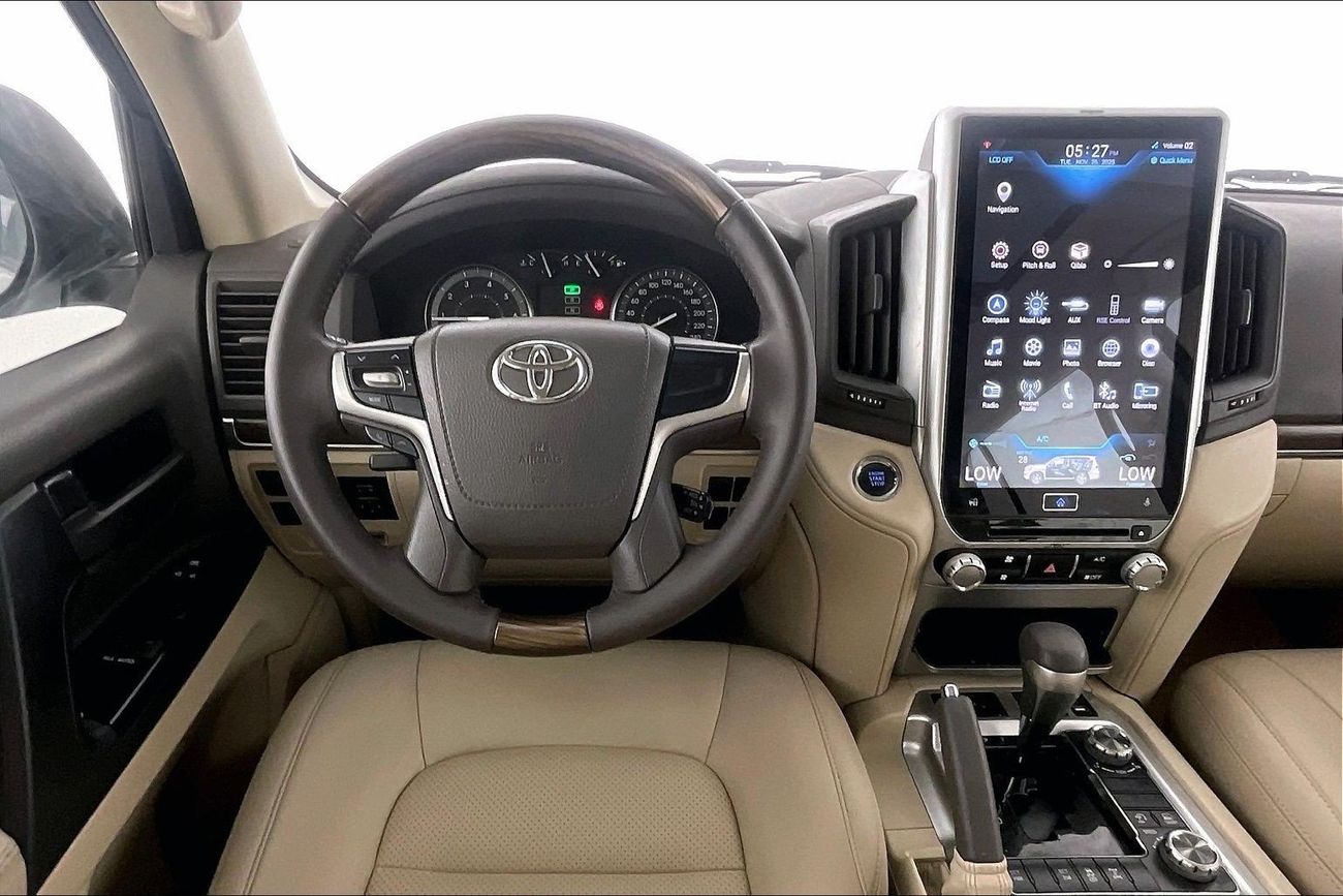 تويوتا لاند كروزر Exclusive | شامل الضمان | 0 ﺪﻔﻋﺓ ﺃﻮﻟﻯ