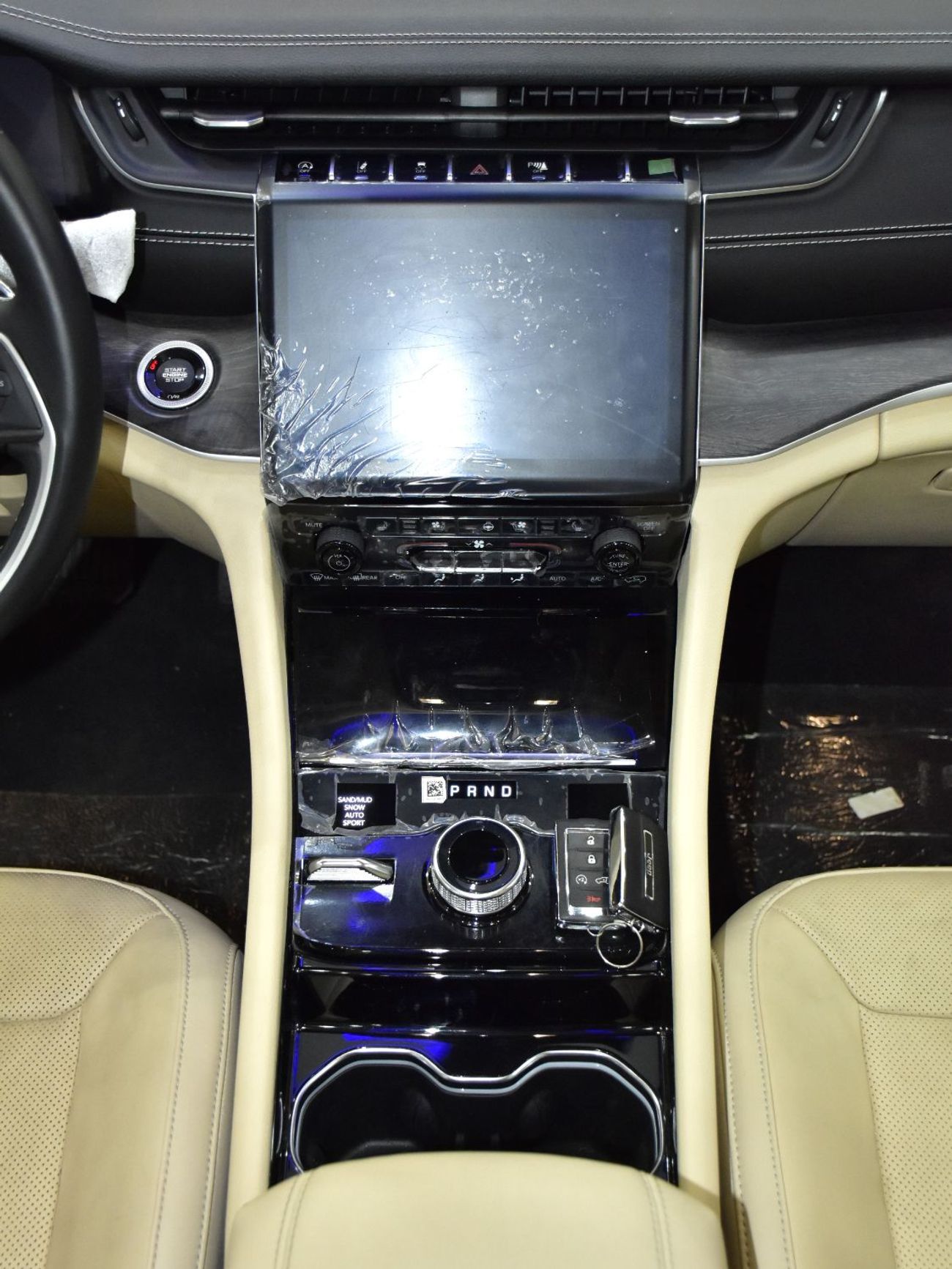 جيب جراند شيروكي EXCELLENT DEAL for our Jeep Grand Cherokee L 4x4 Limited ( 2021 Model ) in White Color GCC Specs