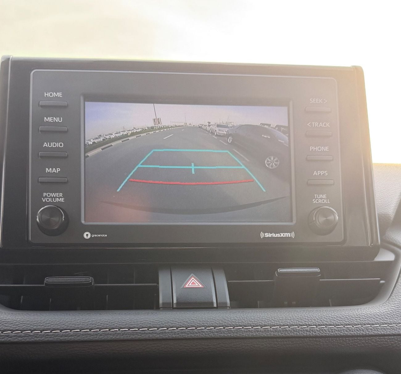 Toyota RAV4 VXR HEV 2.5L (219 HP) AWD 2022 Toyota RAV4 XLE hybrid 2.5L (219 HP) AWD