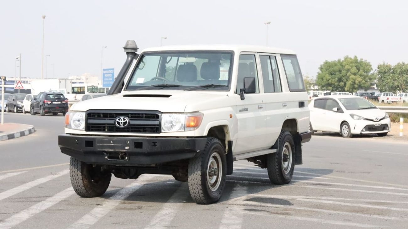 تويوتا لاند كروزر Toyota Landcruiser 2016 LC76VD right hand drive