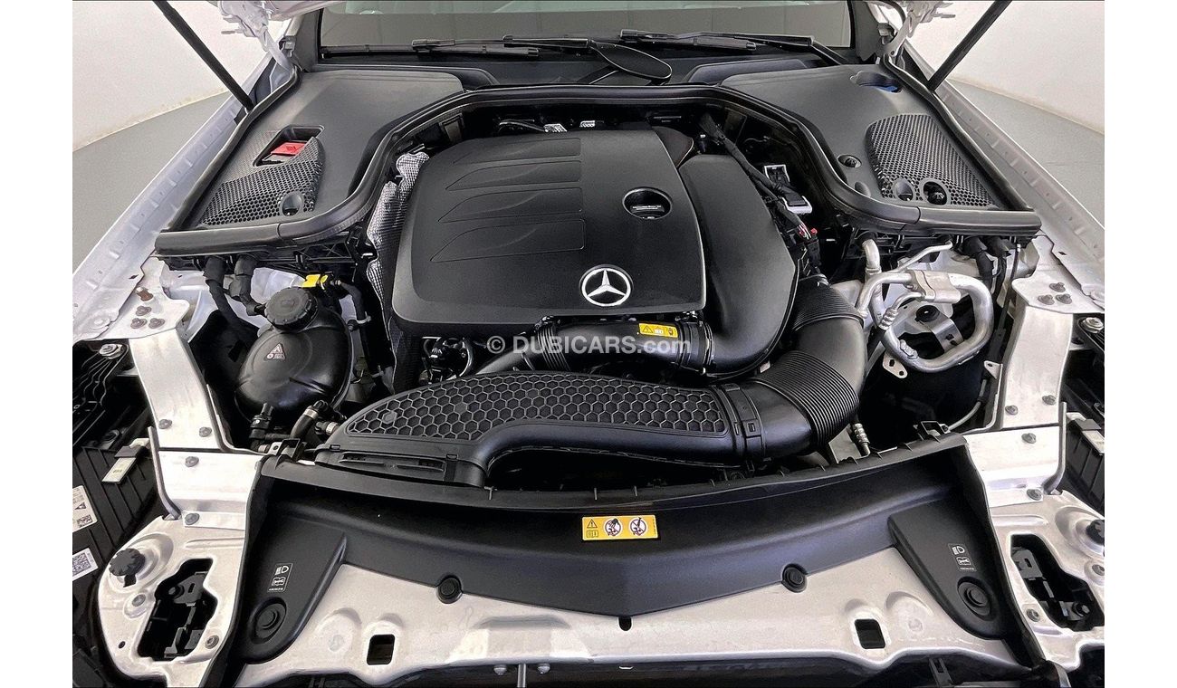 Mercedes-Benz E300 Premium (AMG Line)