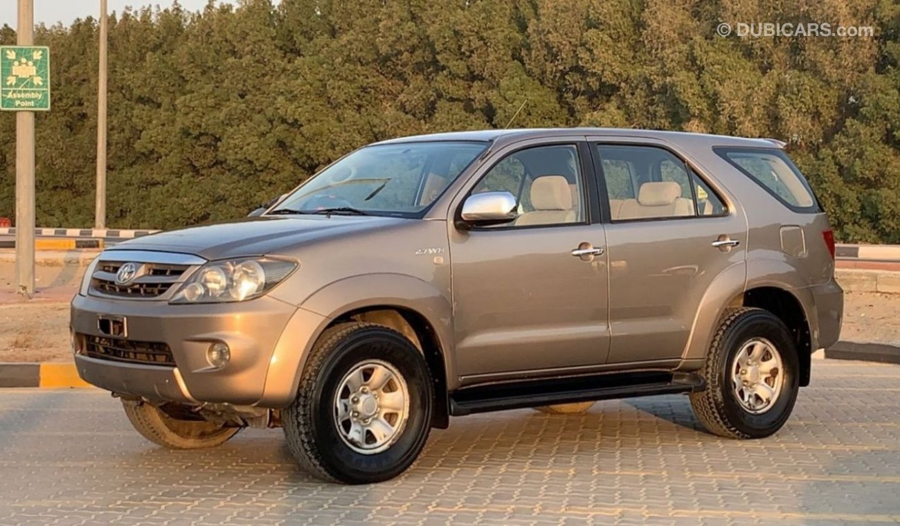 تويوتا فورتونر 2008 SR5 V4 2.7L Ref#665