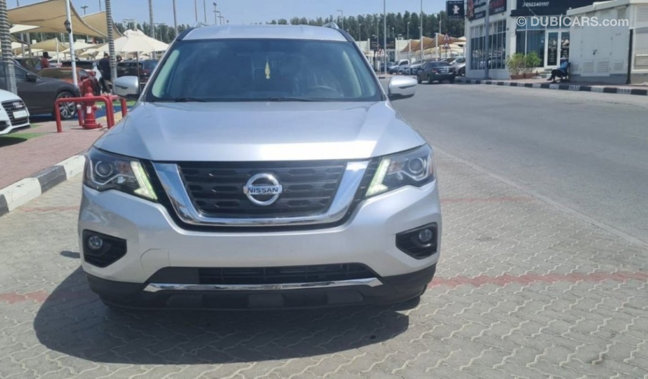 Nissan Pathfinder S