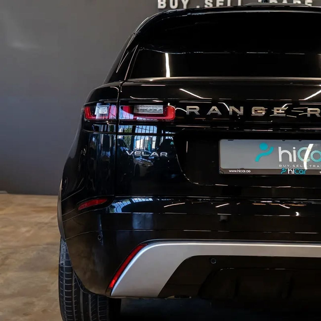 لاند روفر رينج روفر فيلار AED 3,065 p.m • 0% Downpayment • Velar R-Dynamic • 1 Year Warranty • Full Service History