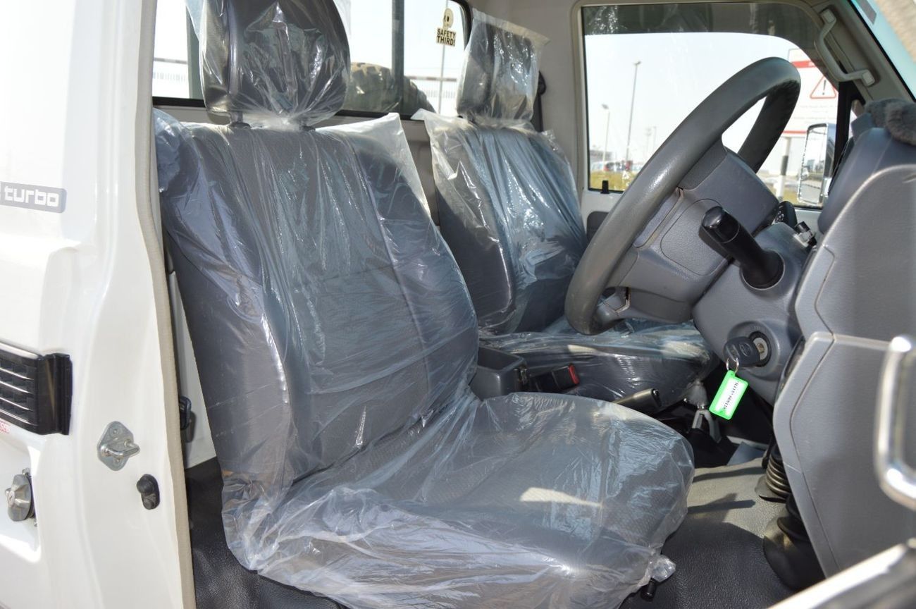 Toyota Land Cruiser Pick Up Single cabin 4.5L, perfect inside and outside