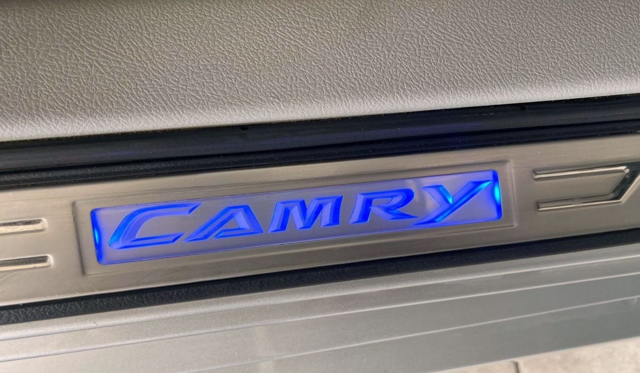 Toyota Camry SE 2.5L-4CYL  EXCELLENT CONDITION LOW KILOMETER DRIVEN