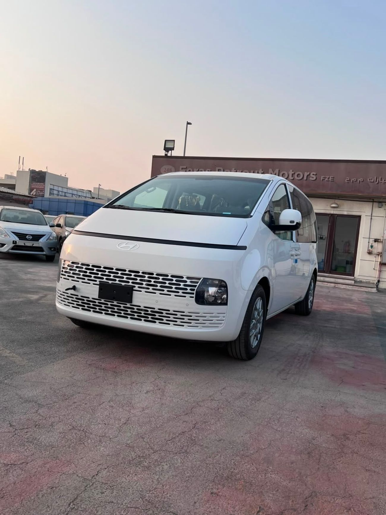Hyundai Staria 2.2L - 6 Cly - Manual - Diesel - Front Wheel Drive - 11 Seaters - 5 Doors