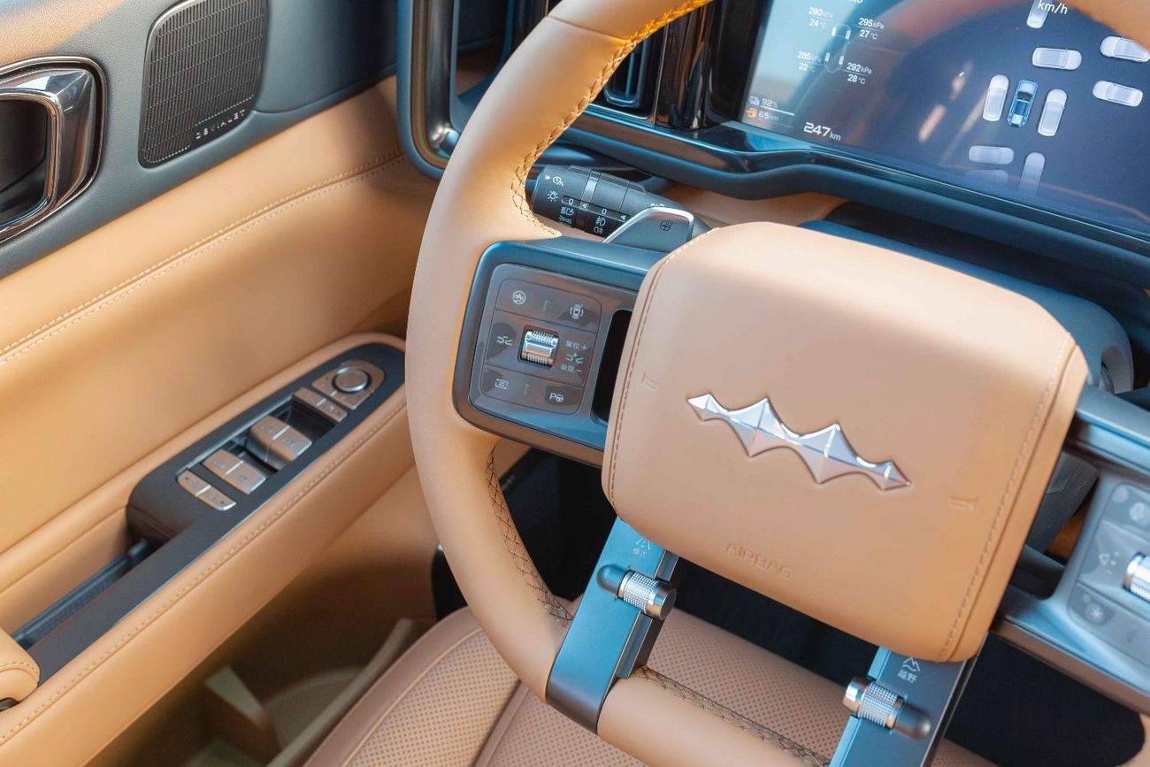 BYD Leopard 5 BYD Leopard5 Ultra Air Suspension 210KM 1.5T 2025 (For Export)