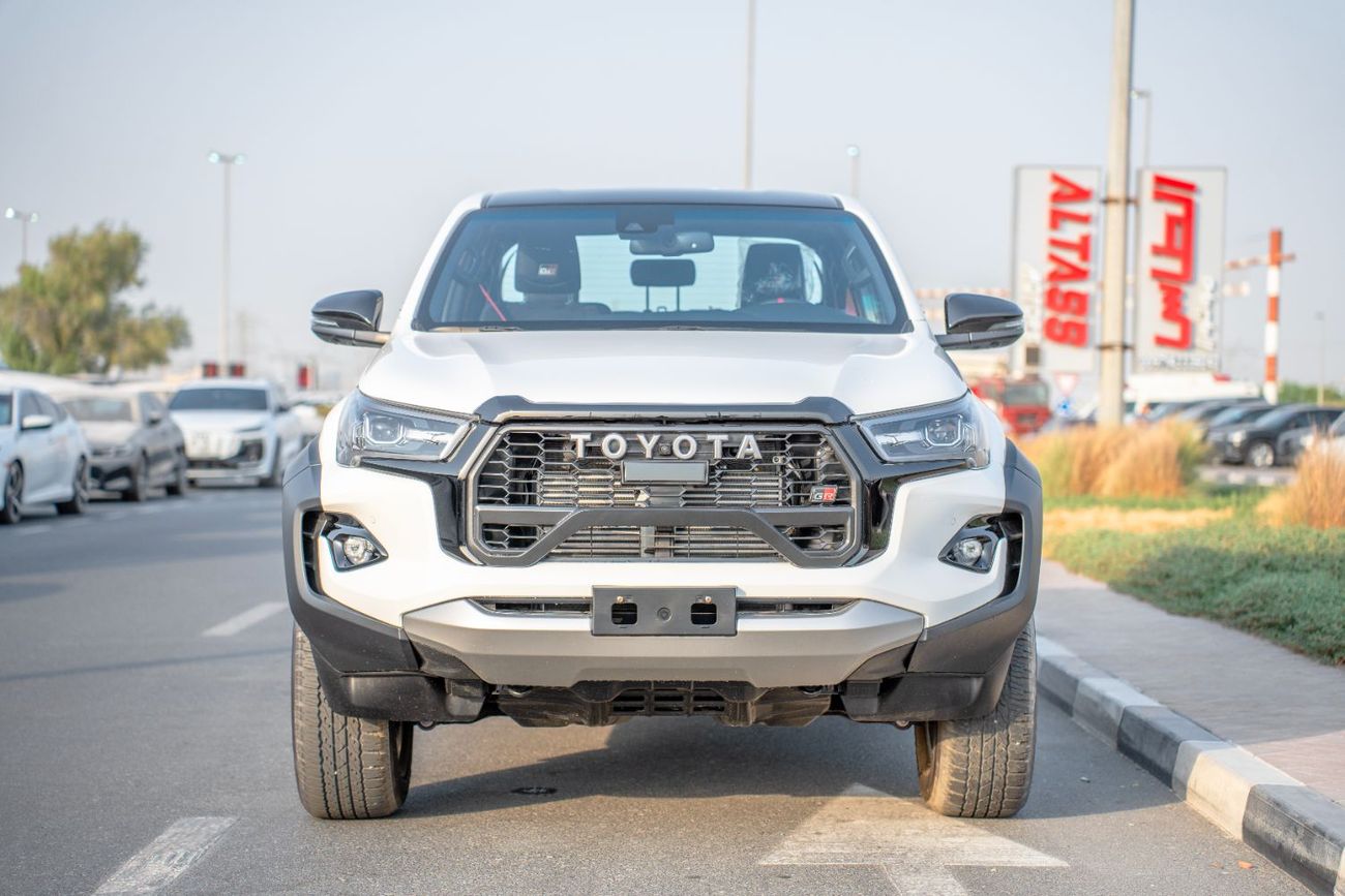 تويوتا هيلوكس GR Sport 2.8L