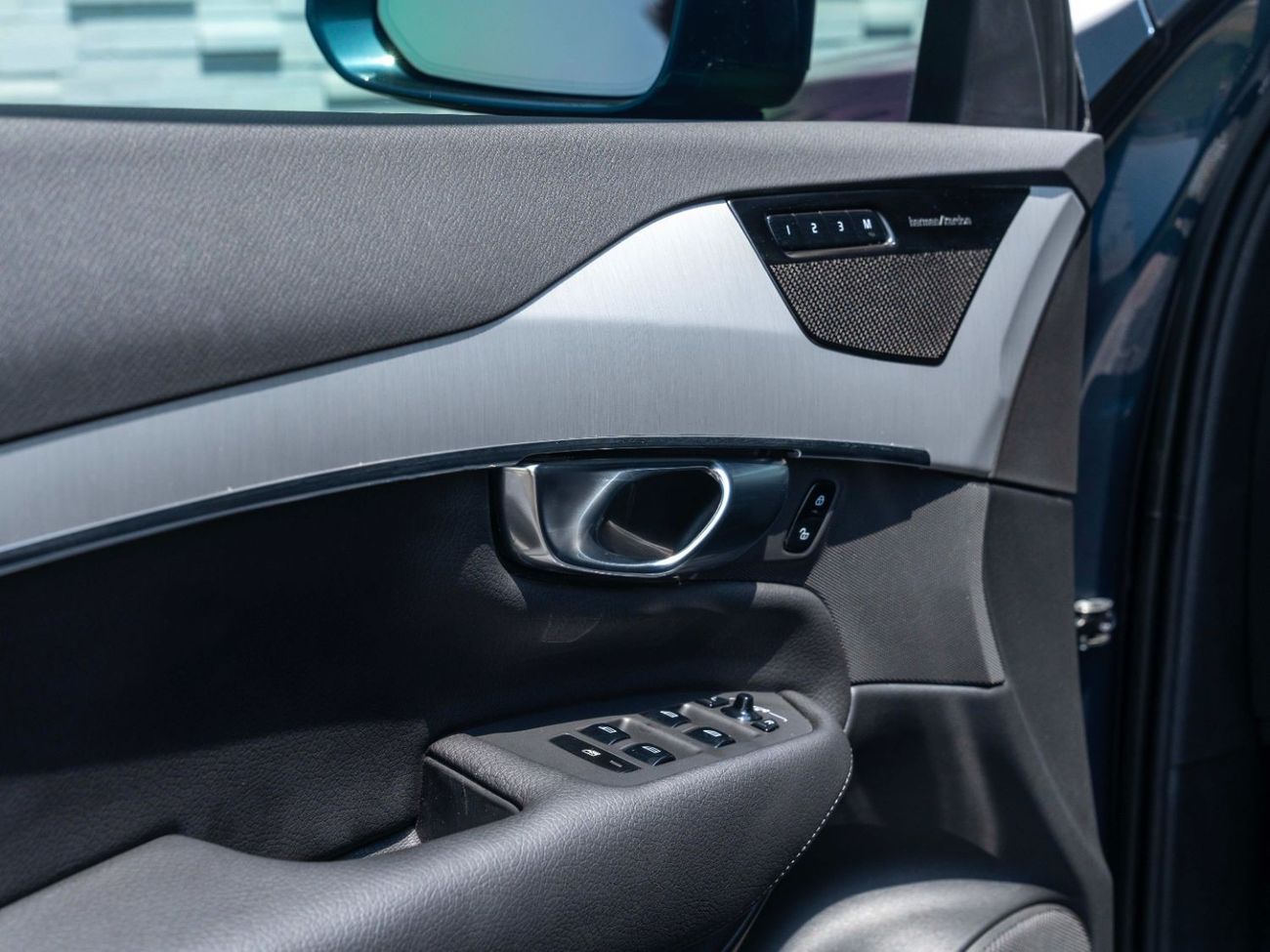 Volvo XC90 AED 2,988 PM • XC90 B5 • ONLY 15,000 KMS • OFFICAL VOLVO WARRANTY AND SERVICE CONTRACT