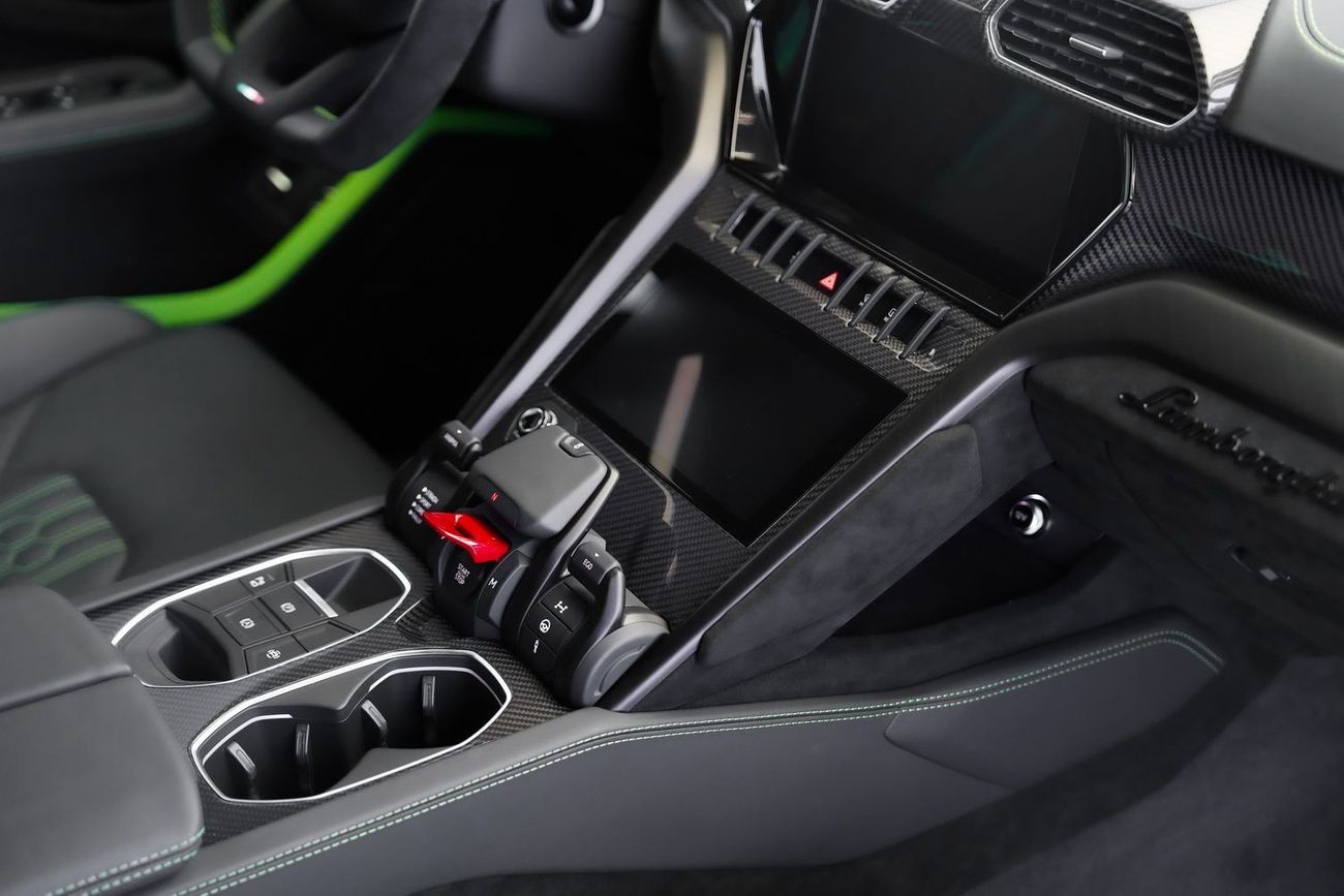 لامبورغيني اوروس 4.0T V8 Performante