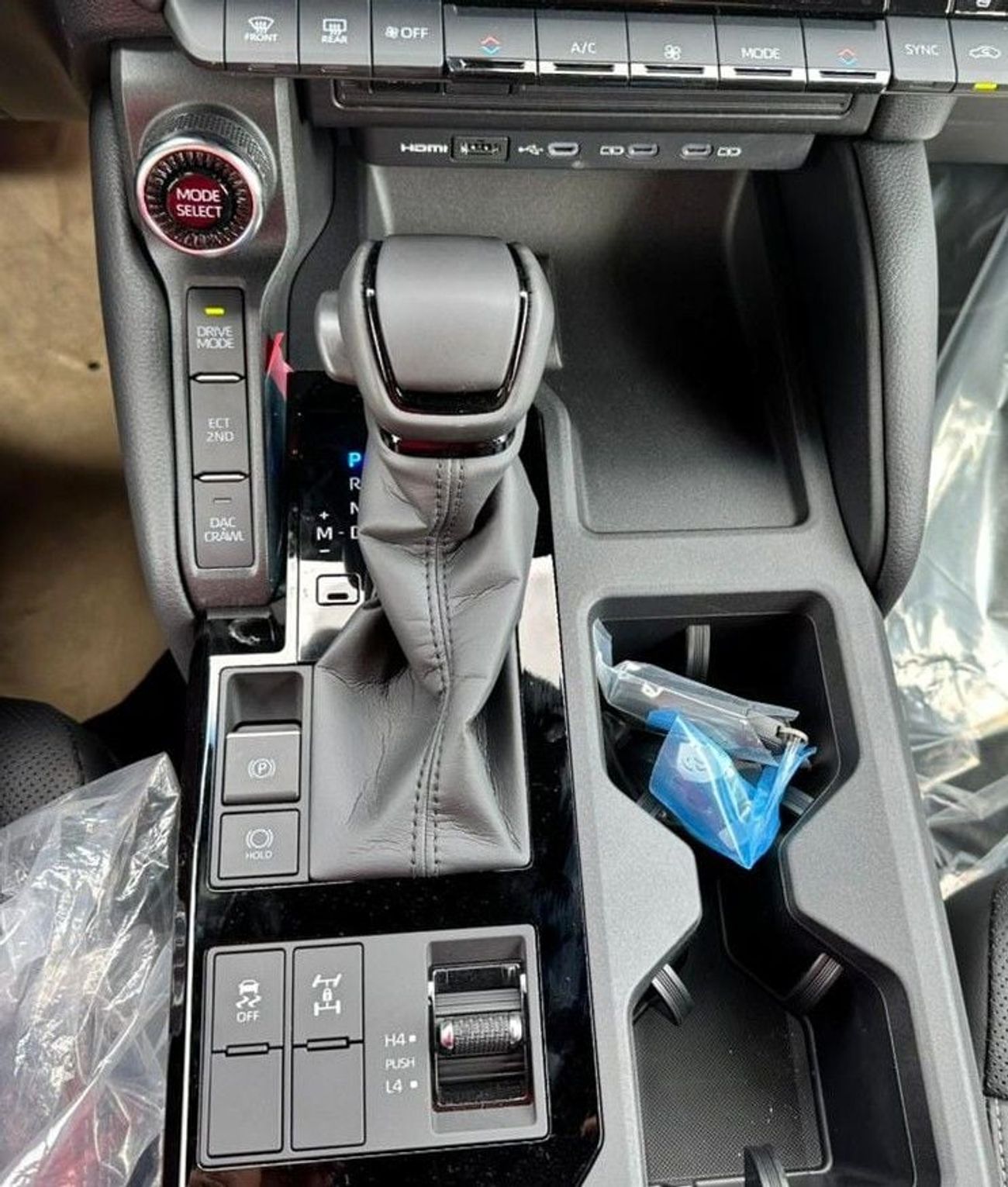 تويوتا برادو TOYOTA PRADO 2.4L PETROL BLACK 2025 GCC ALL-ROUNDER FULL (Export Only)