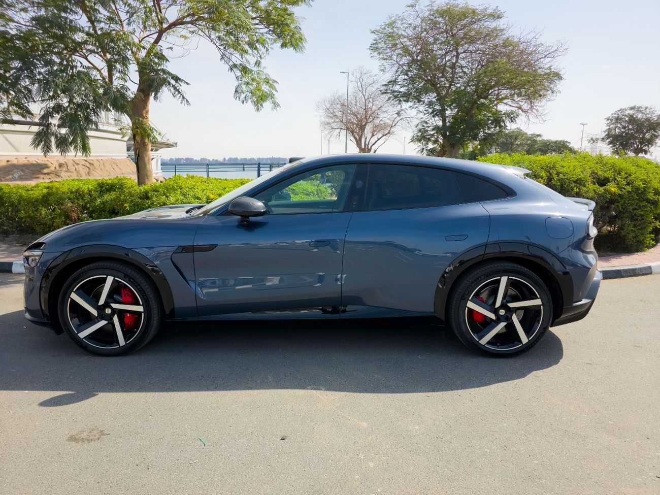 شاومى YU7 Xiaomi  Max YU7 2025 - With Master Account - Panorama - 21" Alloy Wheels - EVS Warranty