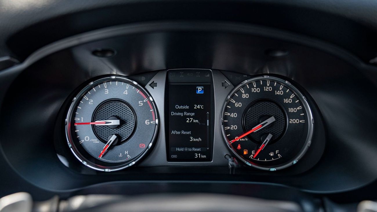 Toyota Hilux GR Sport 2.8L DSL AT 2024YM