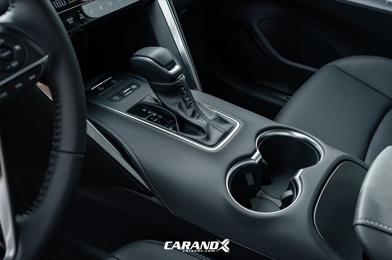 تويوتا فينزا 2.0L CVT 2WD Luxury Petrol 2025