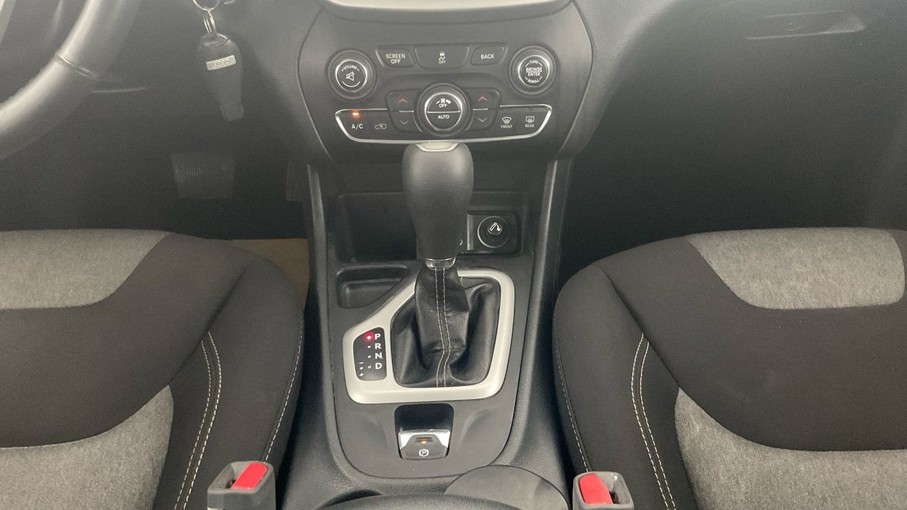 جيب شيروكي Sport | upto AED 20,000 Ramadan Discount | شامل الضمان | 0 ﺪﻔﻋﺓ ﺃﻮﻟﻯ