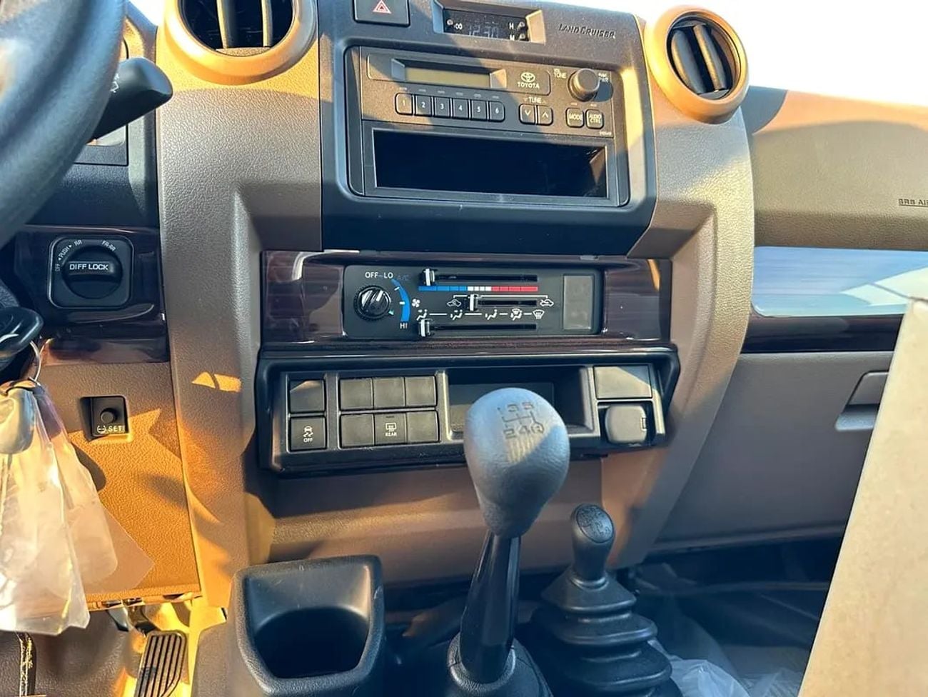 تويوتا لاند كروزر 70 Land Cruiser 71 Base 4.0L - GCC Specs - 3 Door Brand