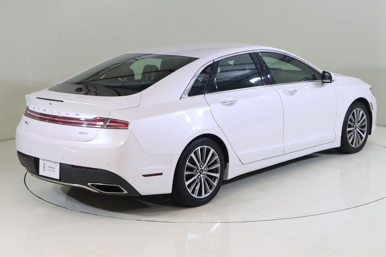 لينكولن MKZ Premier 2.0L (243 HP)