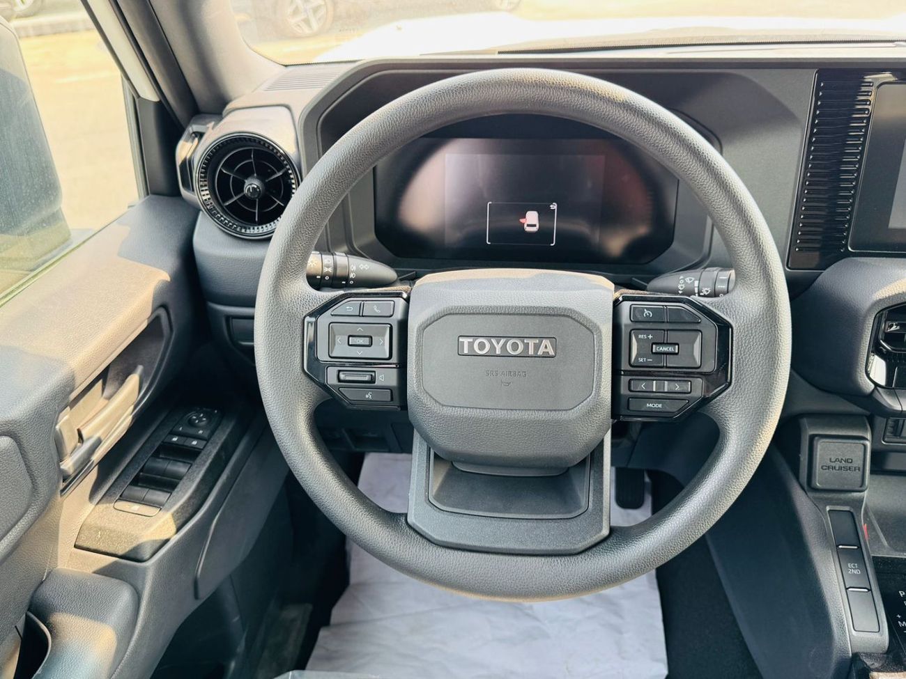 Toyota Prado TOYOTA PRADO 2.4L PTR GCC A/T B/O WHITE 2025