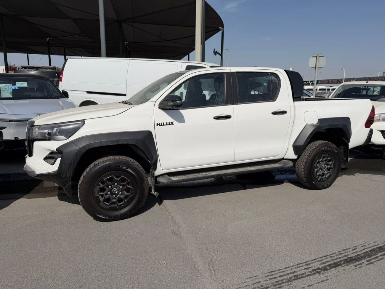 تويوتا هيلوكس تويوتا هايلكس 2.8 لتر GR سبورت موديل 2025 (قيد الطلب)