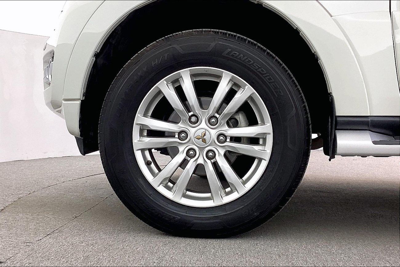 ميتسوبيشي باجيرو GLS Highline | شامل الضمان | 0 ﺪﻔﻋﺓ ﺃﻮﻟﻯ