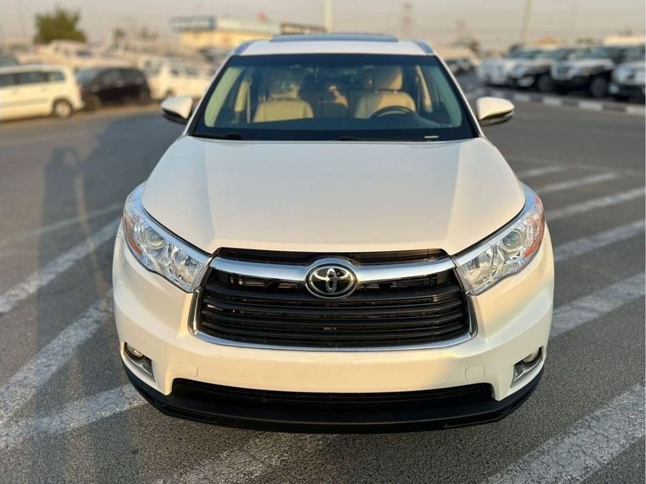 Toyota Highlander 2016 TOYOTA HIGHLANDER XLE - 3.5 L - V6 - 6 CYL - 7 SEATER - ELECTRIC AND LEATHER SEATS -  SUNROOF -