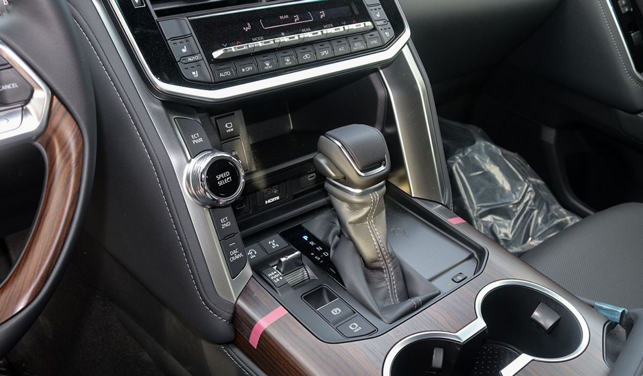 تويوتا لاند كروزر 2026 Model Toyota Land Cruiser (LC300) VX, 4.0L Petrol 4WD 6A/T